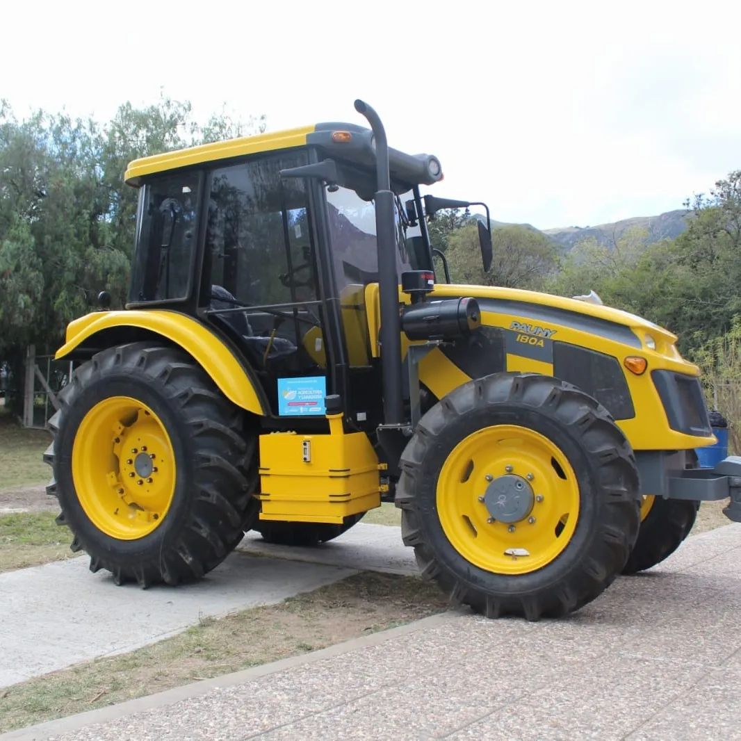 El IPEA 343 de Los Cocos recibió un nuevo tractor para prácticas